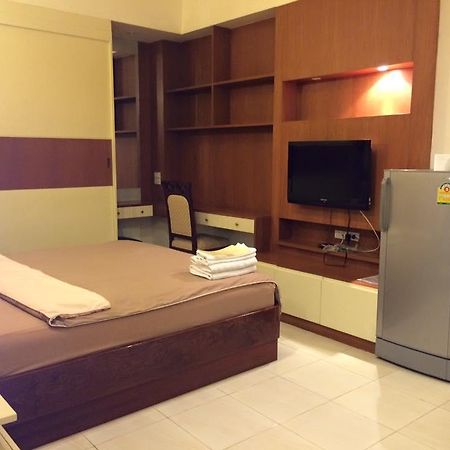 Eight Ville Bangkok Extérieur photo