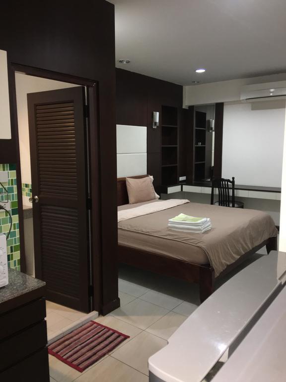 Eight Ville Bangkok Extérieur photo