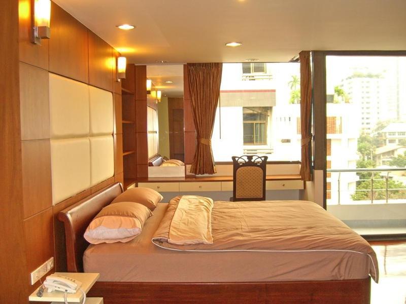 Eight Ville Bangkok Extérieur photo
